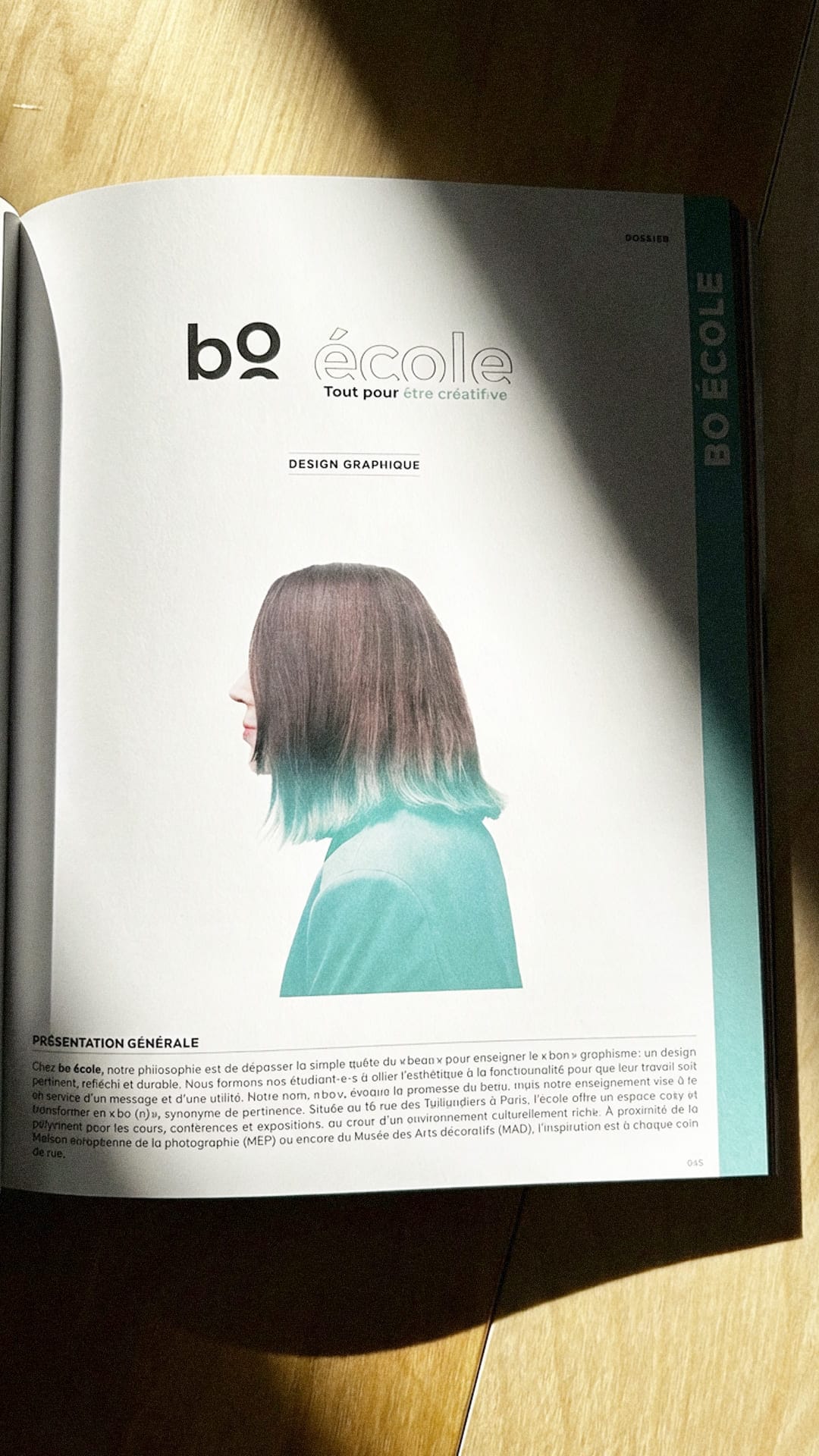Page de présentation de bo école dans le magazine Étapes, mettant en avant la philosophie du « bon » graphisme et le logo de l'école.